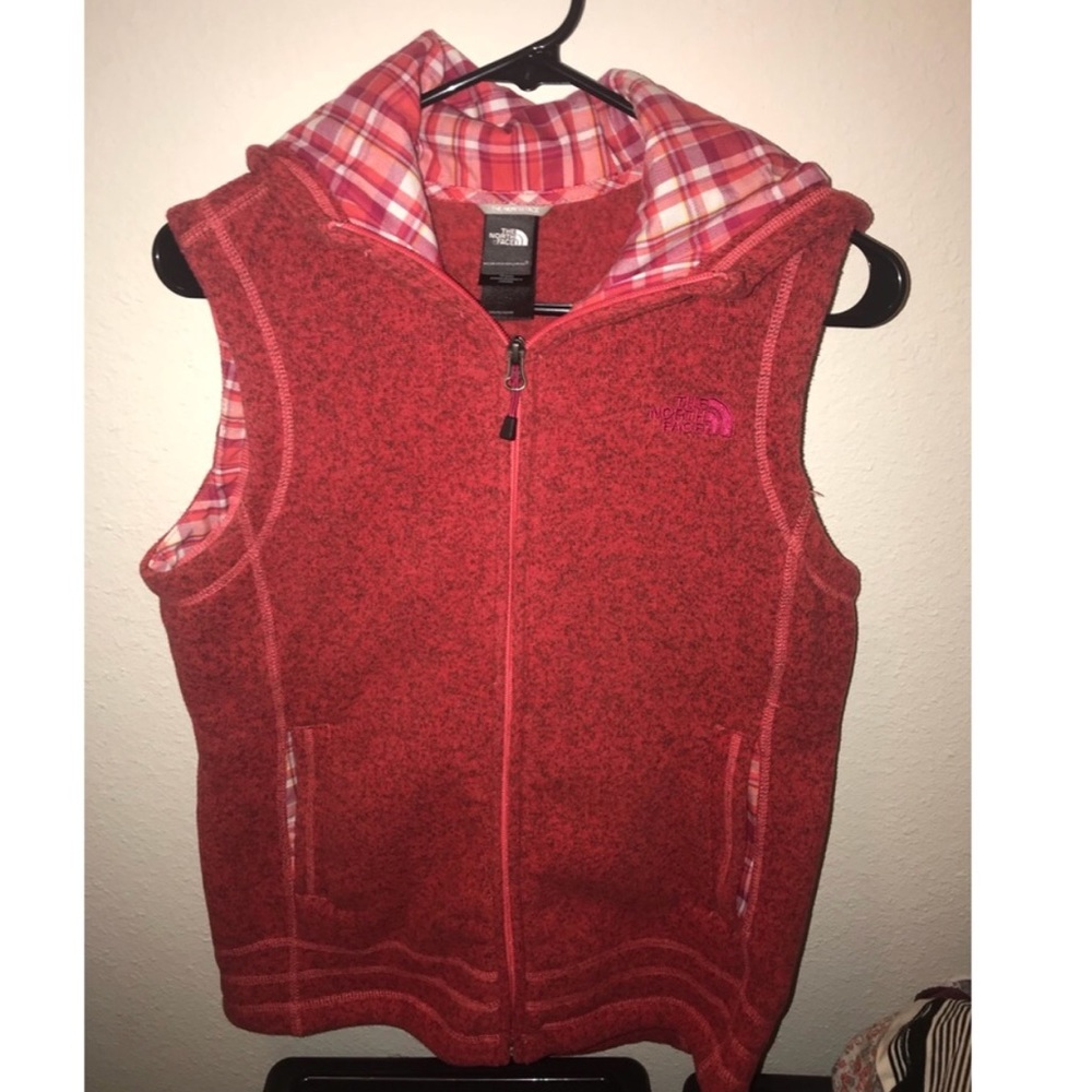 THE NORTH FACE • Red Vest. Super cute!